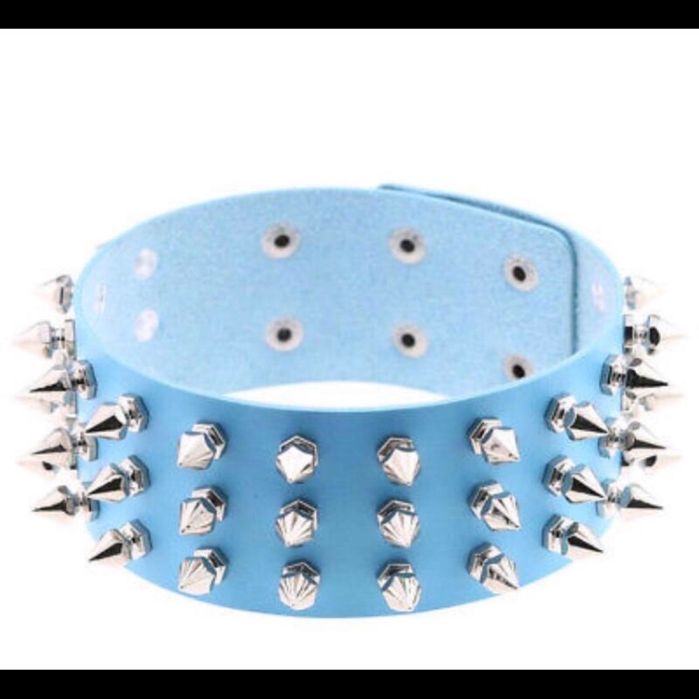 Baby blue spike choker